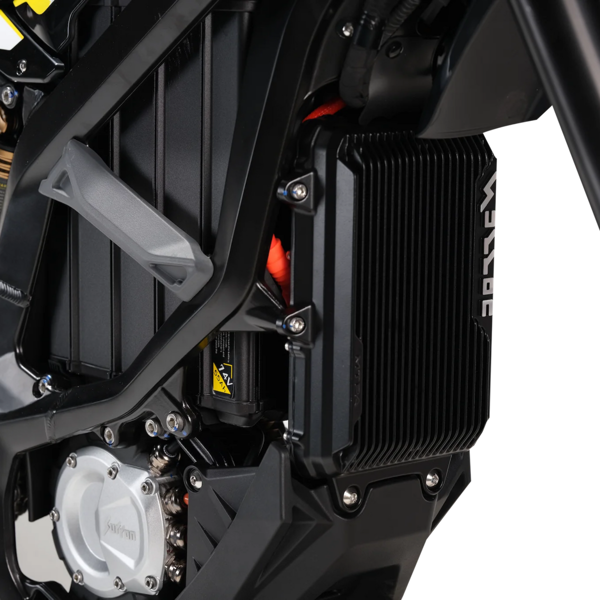 Motor und Steuergerät einer SUR-RON Ultra Bee